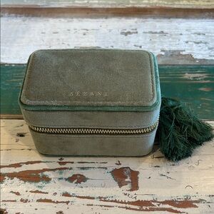 Sézane seafoam velvet jewelry box - NWT
